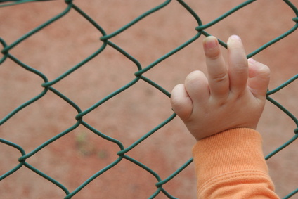Bimbi in carcere con le mamme: 'apri' la prima parola che imparano