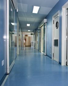 Incinta di due gemelli muore dopo un malore. Inutile la corsa in ospedale. Salvi i piccoli