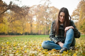 ragazza, adolescenza, problemi dei ragazzi, depressione, tristezza