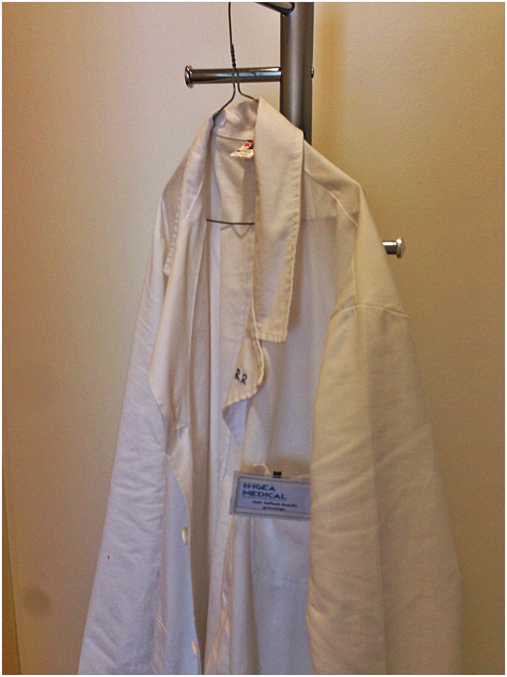 Pediatra morde una piccola paziente di due anni. La denuncia dei genitori