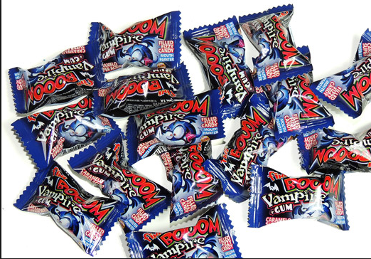 Nocive per i bimbi: sequestrato un milione e mezzo di caramelle blu