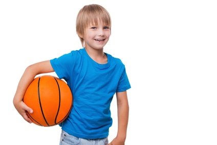 Arbitro di basket sedicenne aggredito da un papà