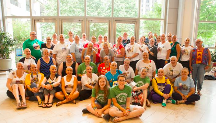 46 mamme si rasano per solidarietà ai loro bambini malati di cancro