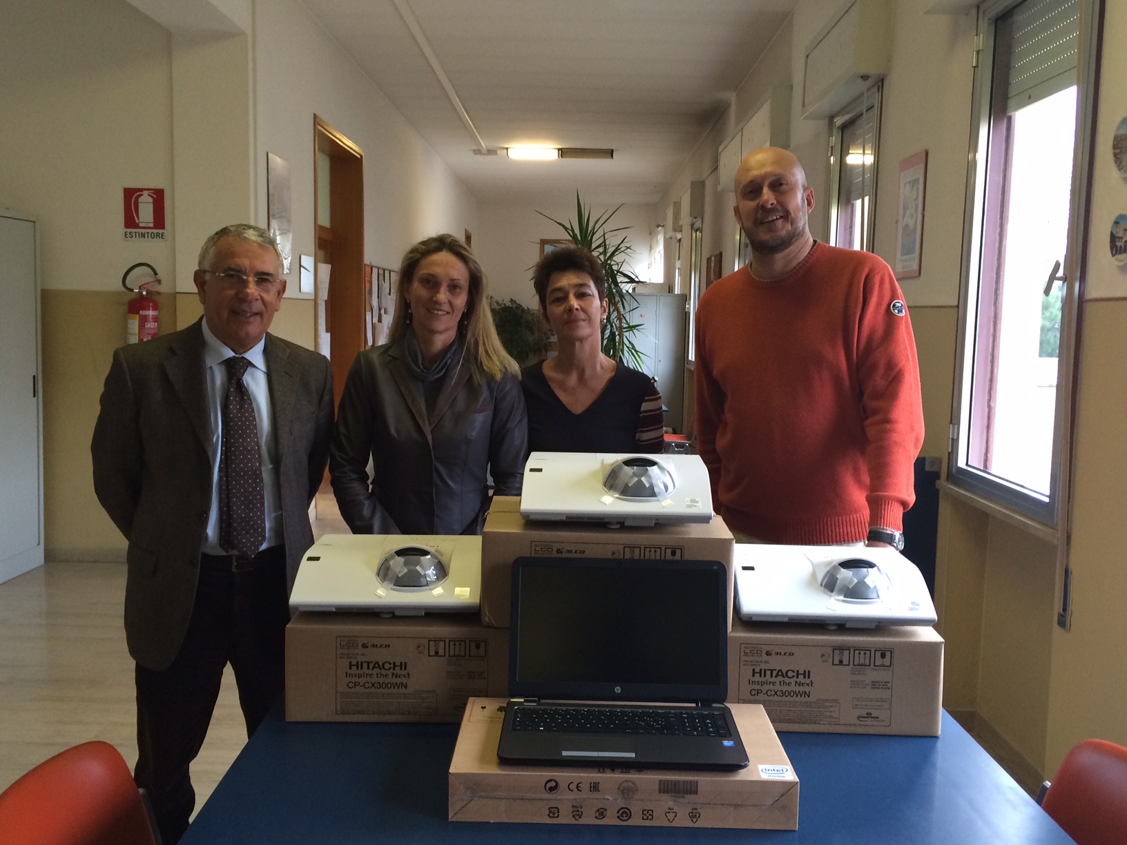 Kiklos dona materiale didattico alle scuole di Bellaria-Igea Marina