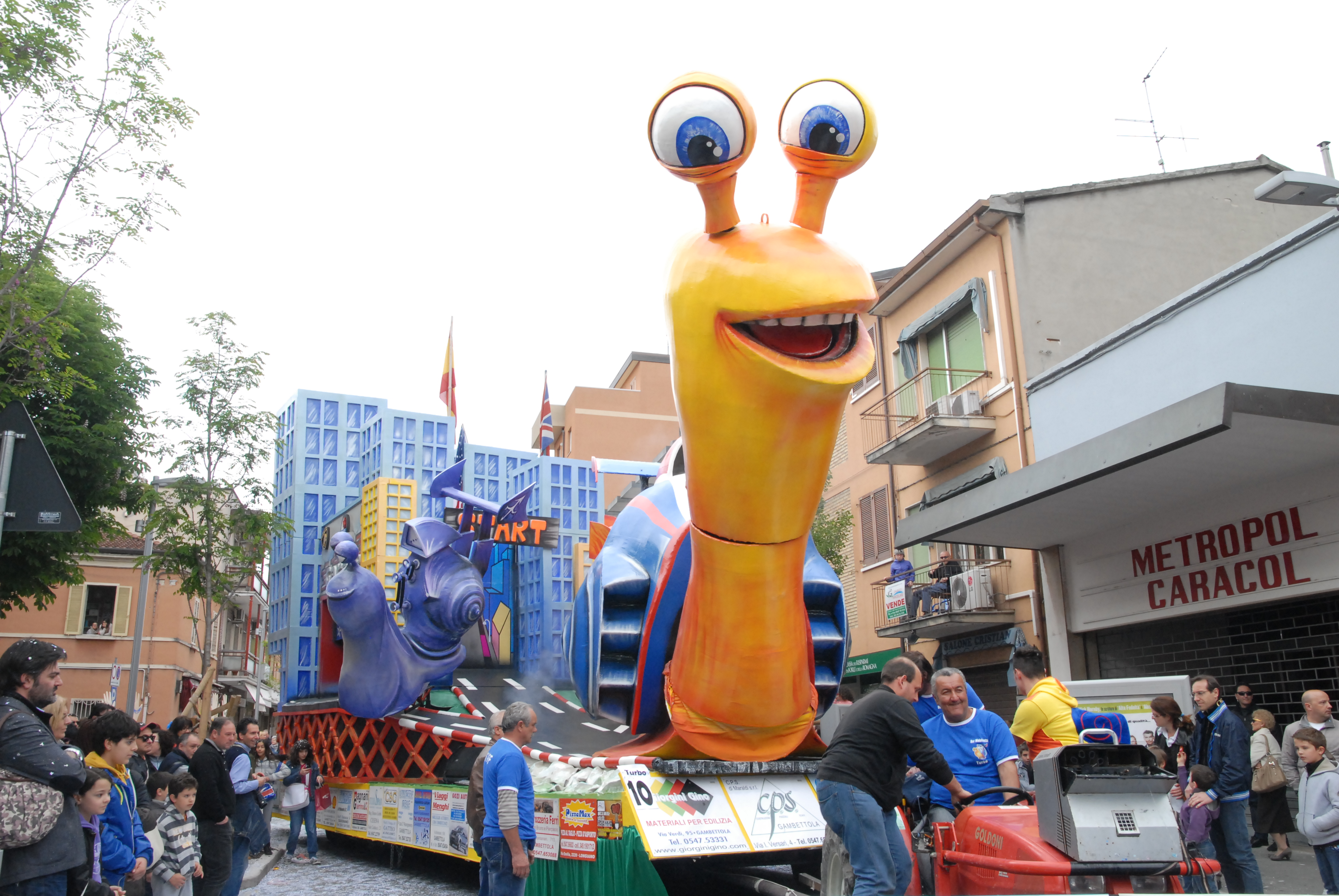 Gambettola, tra Masha e l'orso e Frozen: ecco i carri