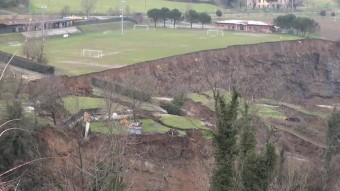 Il campo di Casola franato nel Senio lo scorso febbraio