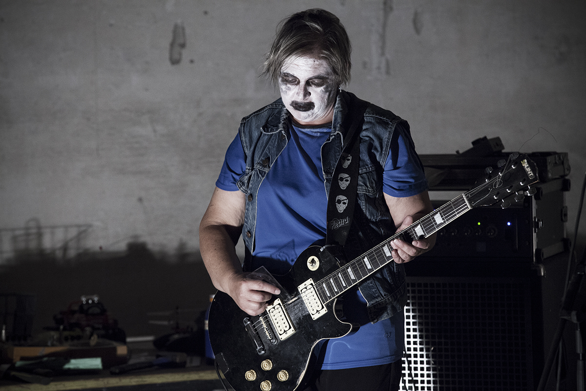 Le azdore romagnole in versione punk conquistano l'Europa