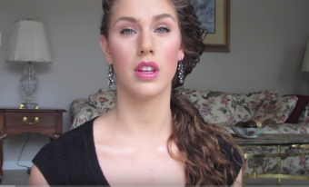 Cassandra Bankson due vagine