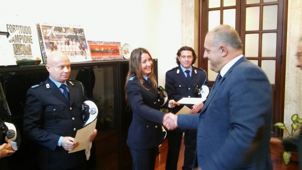 elogio vigili urbani BO