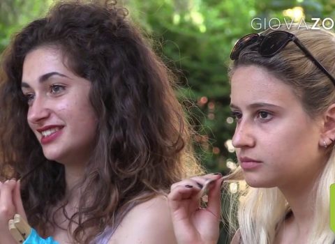 Il rap di Luca, autistico, raccontato da amici e insegnanti