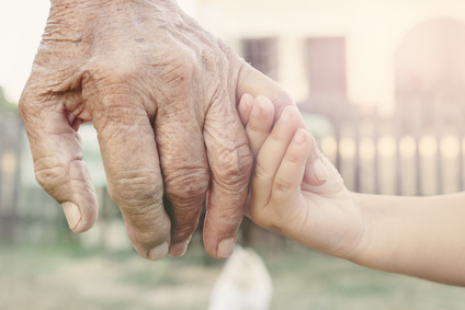 Le famiglie contano sempre di più sulle pensioni dei nonni per schivare la povertà
