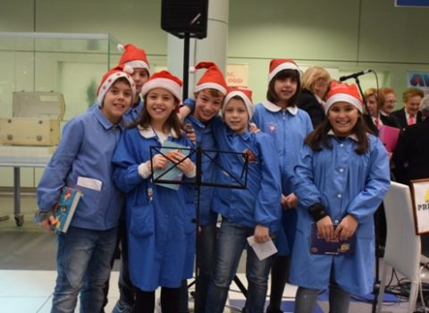 Applauditissimo il coro dei bambini all'ospedale di Forlì