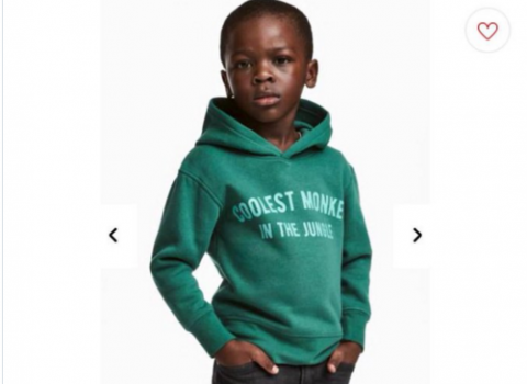 Bambini, gaffe razzista di H&M