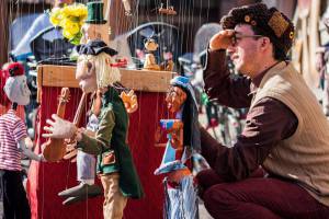 Ravenna: “Storie filanti" alla Casa delle marionette