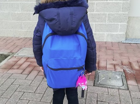 Scuola: in classe tutti i bimbi con lo zainetto uguale