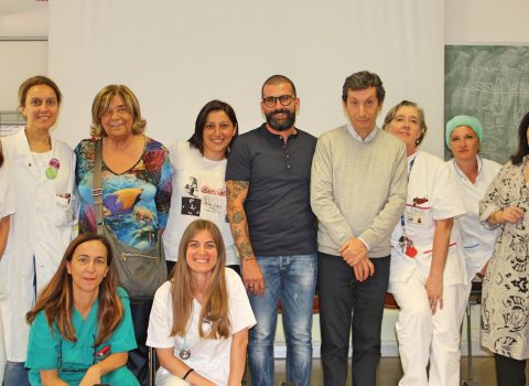 Morto di leucemia a 34 anni. La mamma: "Così resto a fianco ai ragazzi come lui"