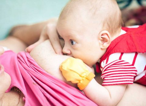 Allattare rilassate: "Mamme meno stanche, bambini più competenti"