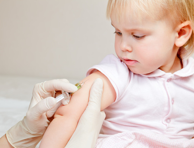 Bimbi non vaccinati, i genitori pensano a baby sitter di gruppo