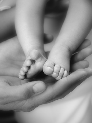 Tommaso, nato coi piedini torti e curato dalla mamma (e dal metodo Ponseti)
