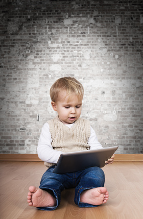 L'allarme del pedagogista: "Le App fanno male ai bambini, spegnete quei tablet"