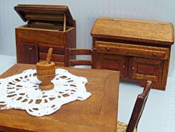 Non case delle Barbie ma riproduzioni delle abitazioni di più di 100 anni fa: le miniature di Antonio Battesimo