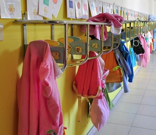 Sapone in bocca al bimbo per 'lavare' le bestemmie. Condannata maestra di Ravenna