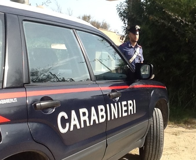 Sciopero alla scuola elementare: arrivano i carabinieri