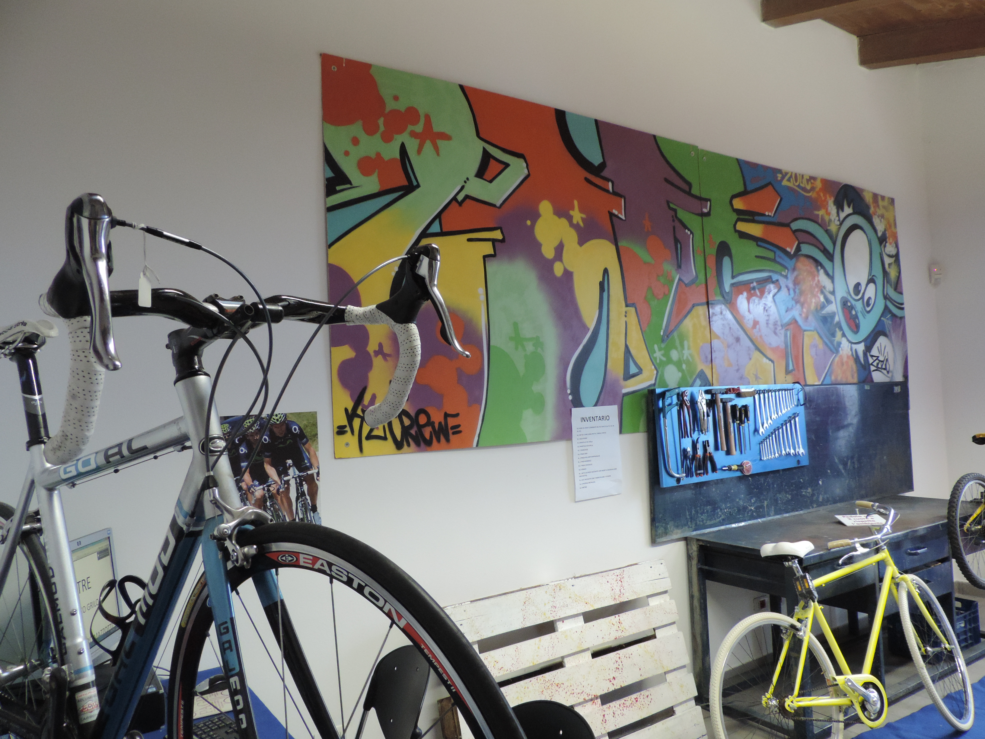Autodifesa e restauro di bici: un'estate alternativa per gli adolescenti