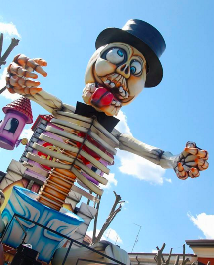 Ravenna, laboratori per maschere, costumi e carri di carnevale