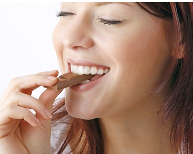 Cioccolato alle erbe contro i dolori mestruali