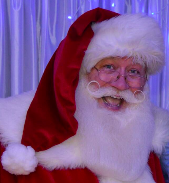 Bimbo malato terminale muore tra le braccia di Babbo Natale