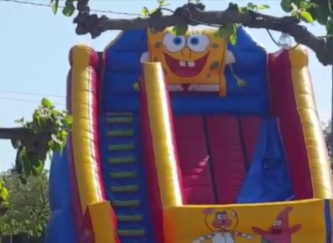 Esplode il gonfiabile: muore bimba di 6 anni