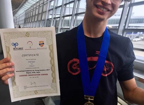 Esoscheletro per disabili: Mattia Strocchi italiano dell'anno