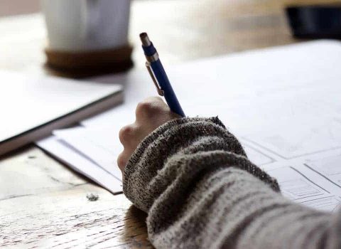 Un corso di scrittura autobiografica dedicato alle mamme