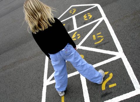 Via alla battaglia per permettere ai bambini di giocare nei cortili condominiali