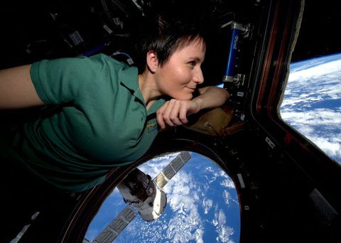 Samantha Cristoforetti: "Mi preparo per lo spazio. Per mia figlia non sarà solo un distacco"