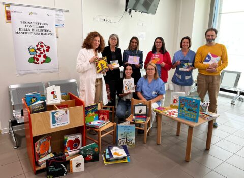 Sessanta libri donati alla Pediatria di Comunità di Faenza